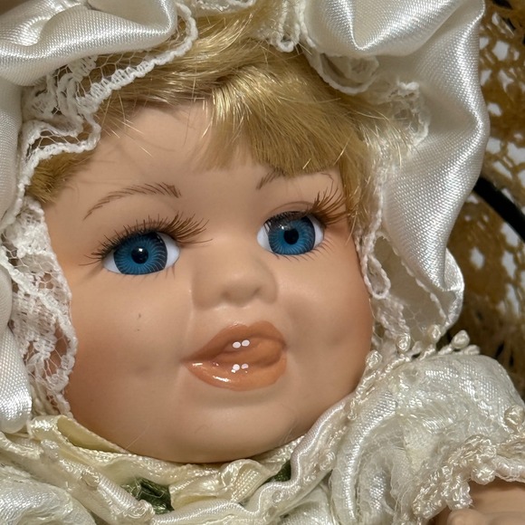 DanDee Collectors Choice Porcelain Baby Doll in Wicker Pram Vintage Collectible - Picture 2 of 8